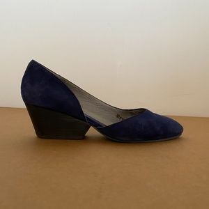 EILEEN FISHER "LILY" BLUE SUEDE PUMPS
